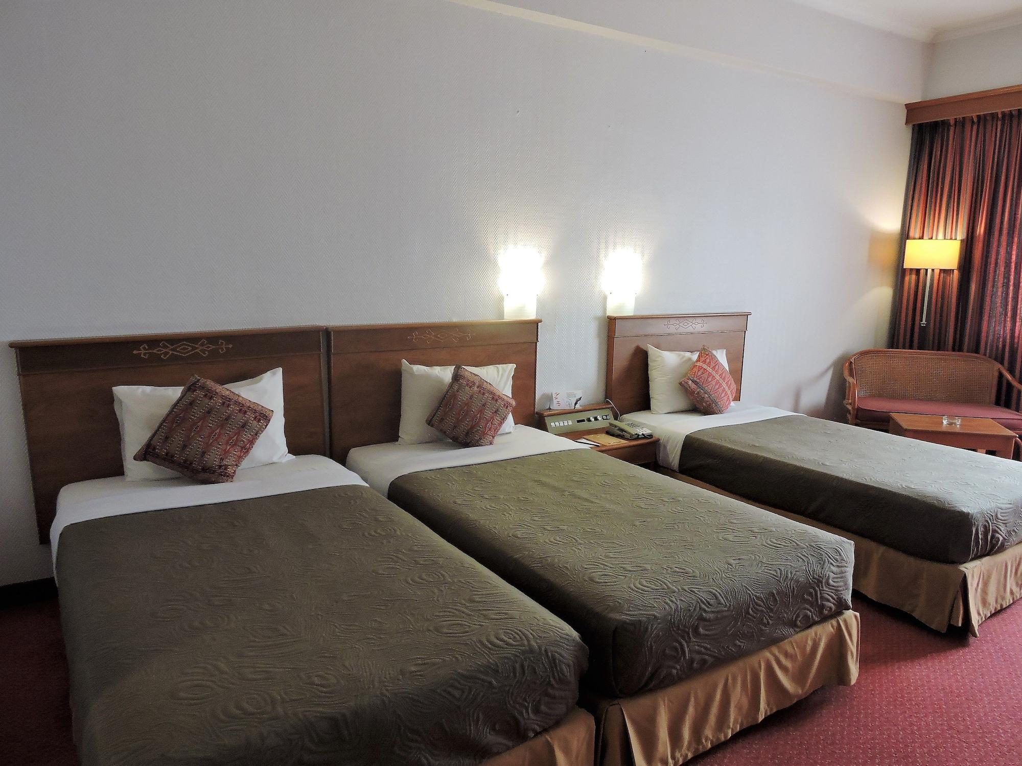 Grand Continental Hotel 3*