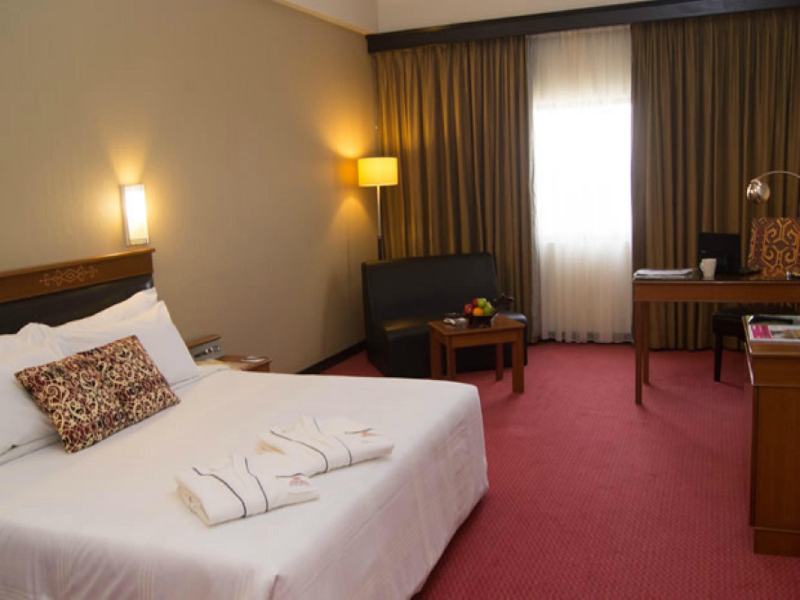 Grand Continental Hotel 3*